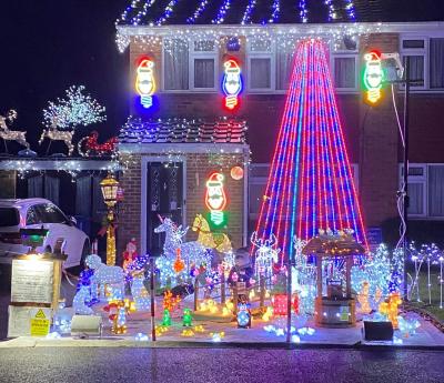 Get Festive with Christmas Lights Tour